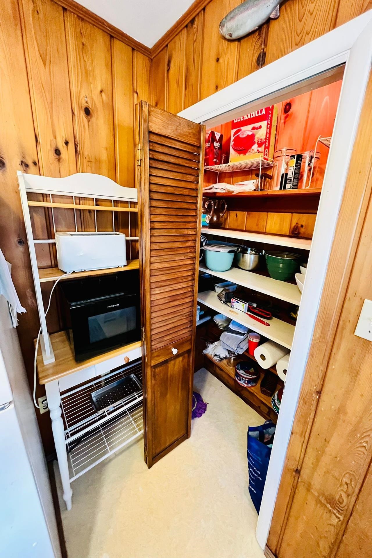 76 21st Street Avalon, NJ 08202 - Photo 10 of 18 a utility room with musical instruments