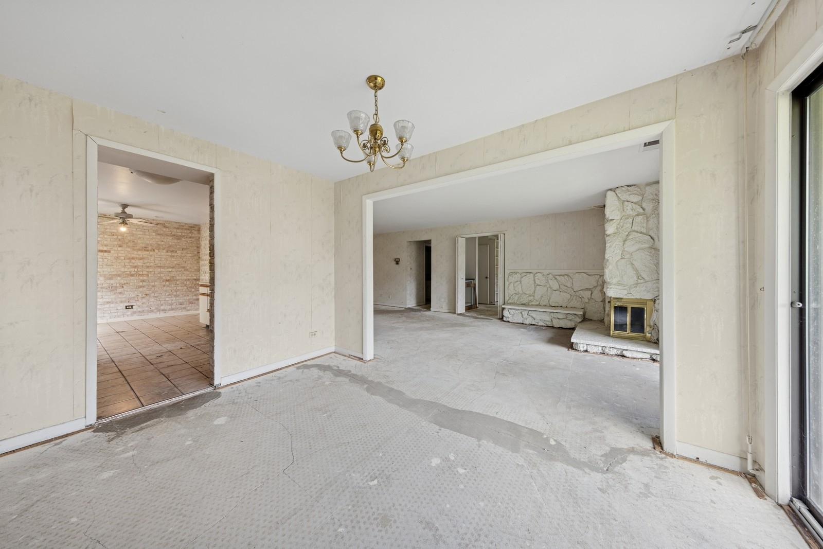1-s055 Spring Road, Unit 2B Oak Brook, IL 60181 - Photo 4 of 13 Gallery Image 4