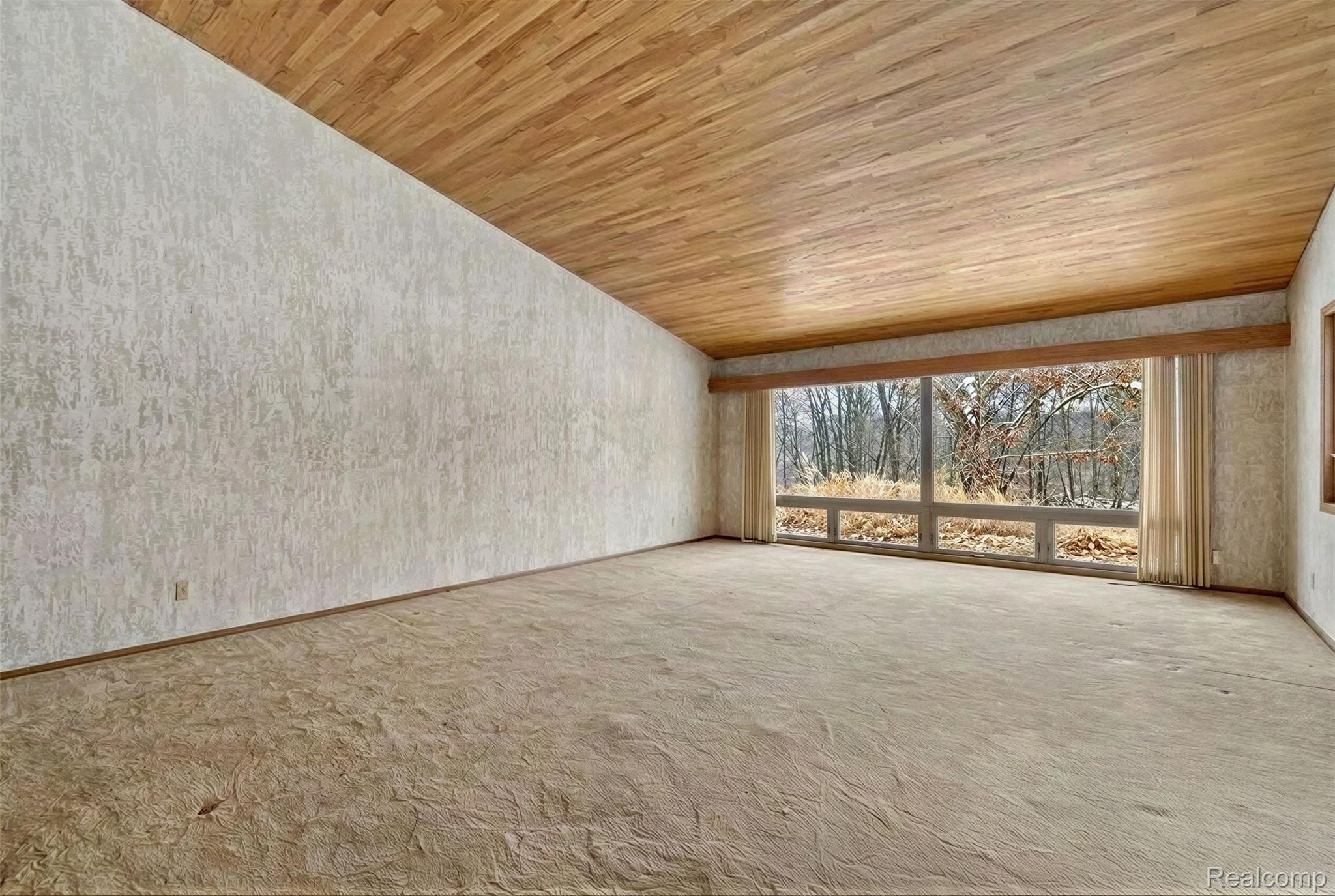 2551 Patterson Lk Road Pinckney, MI 48169 - Photo 25 of 95 Living Room