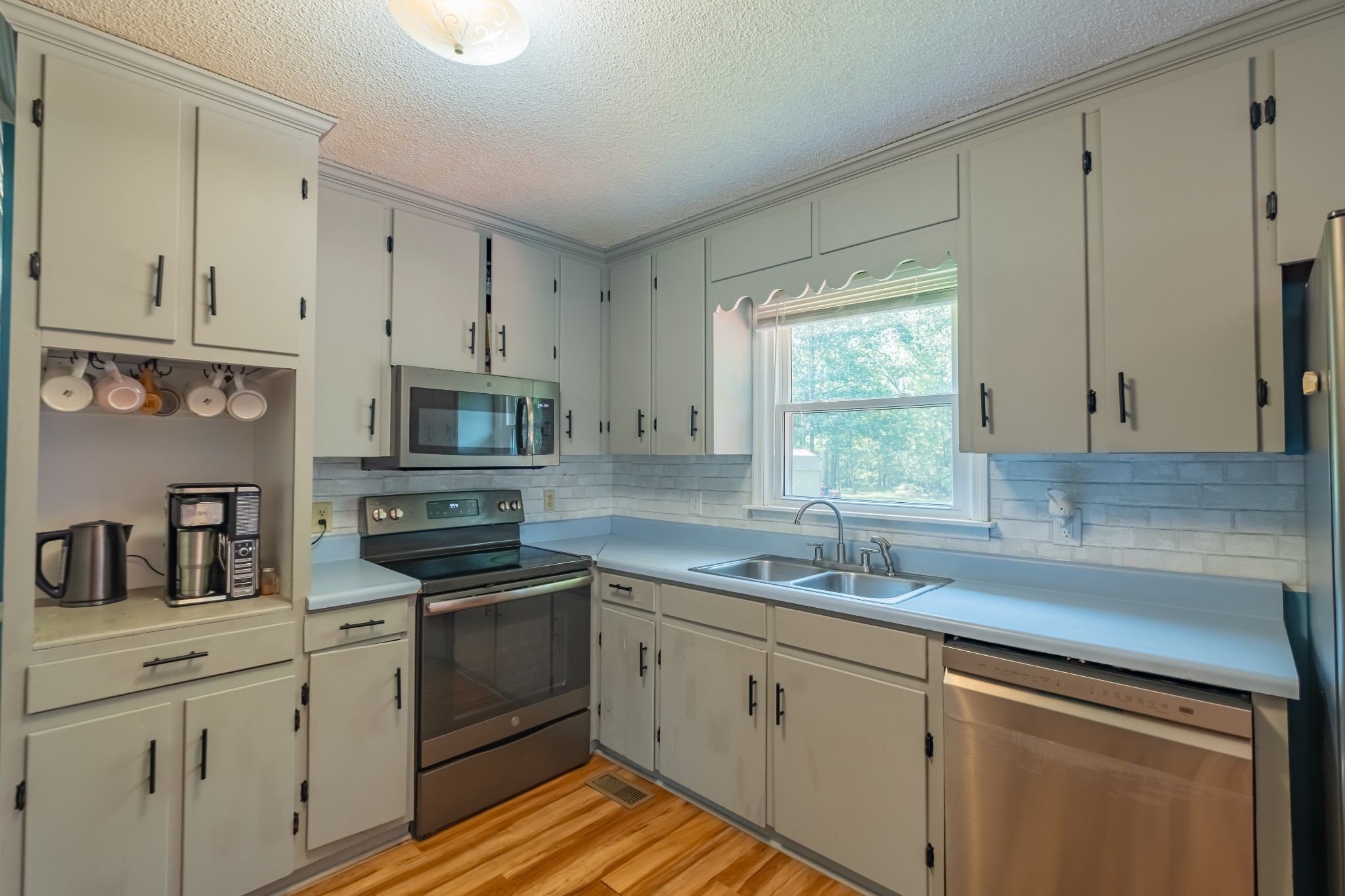 102 Aldrin Street Tullahoma, TN 37388 - Photo 8 of 47