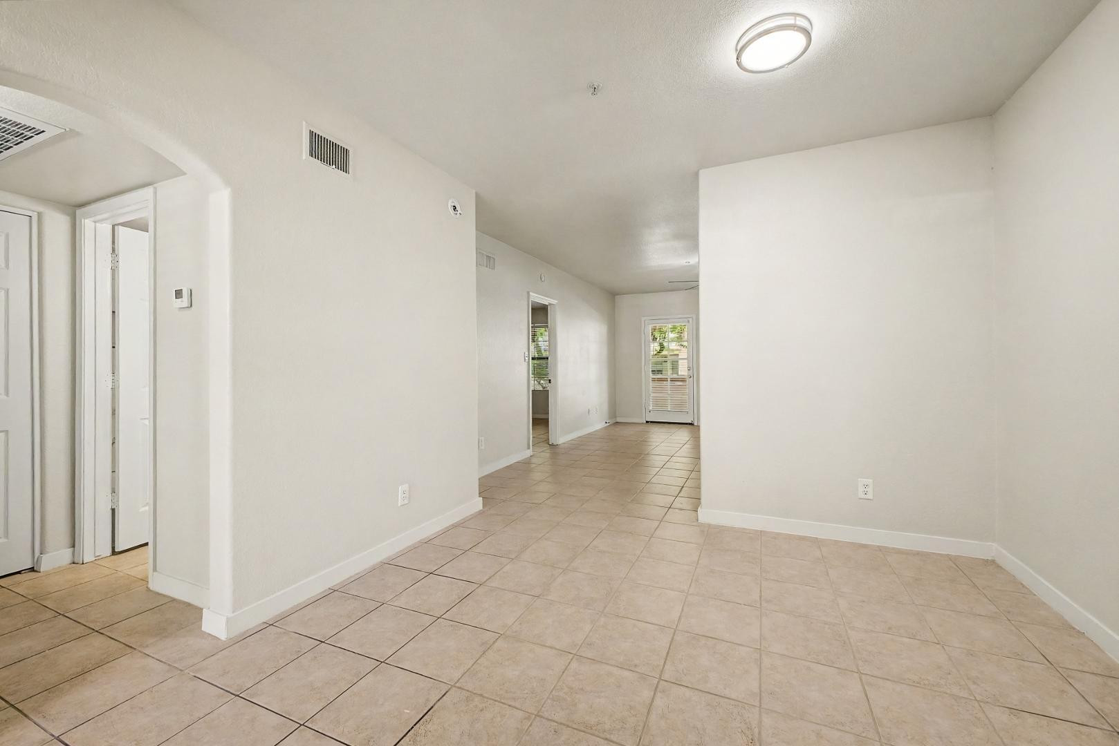 6885 East Cochise Road, Unit 142 Paradise Valley, AZ 85253 - Photo 14 of 47 a view of an empty room