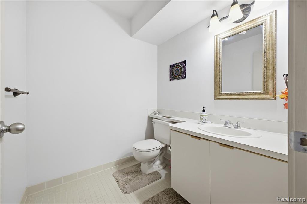 678 Highgate Mews Rochester Hills, MI 48307 - Photo 13 of 40