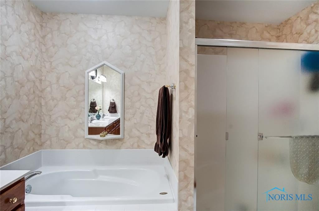 8224 Farnsworth Road Waterville, OH 43566 - Photo 17 of 36 Gallery Image 17