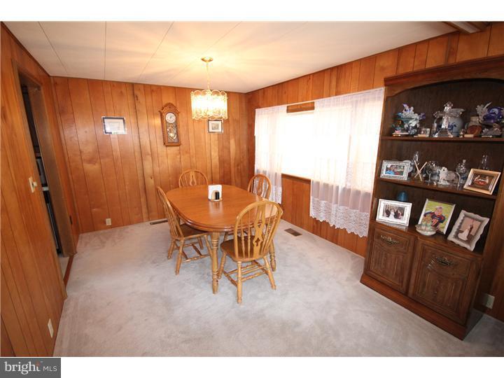 1692 County Line Road Bechtelsville, PA 19505 - Photo 3 of 13 Gallery Image 3