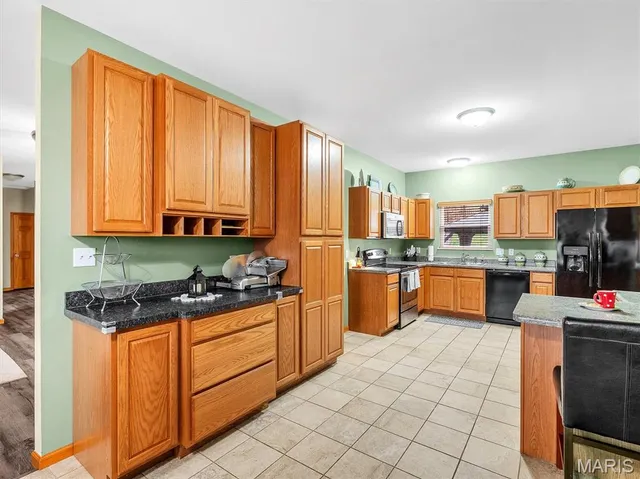 $365,000 | 6 Broken Arrow Court, Byrnes Mill, MO 63025