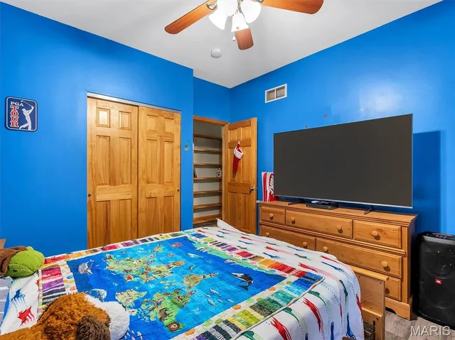 $398,000 | 6 Broken Arrow Court, Byrnes Mill, MO 63025