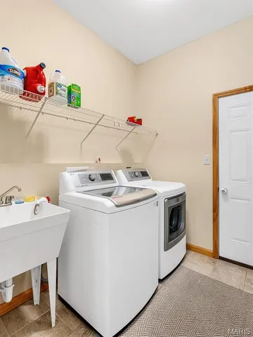 $398,000 | 6 Broken Arrow Court, Byrnes Mill, MO 63025