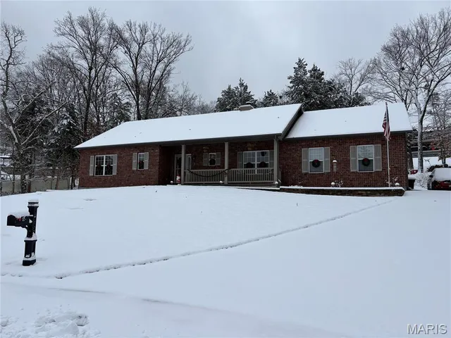 $365,000 | 6 Broken Arrow Court, Byrnes Mill, MO 63025