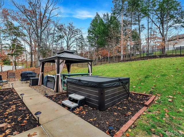 $398,000 | 6 Broken Arrow Court, Byrnes Mill, MO 63025