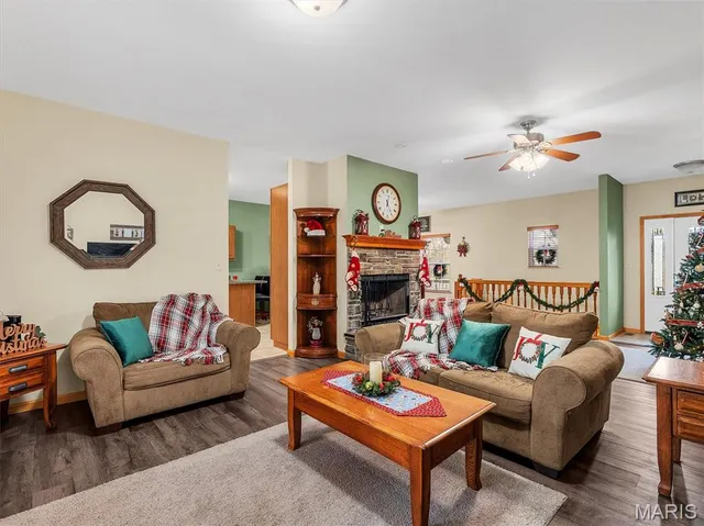 $365,000 | 6 Broken Arrow Court, Byrnes Mill, MO 63025