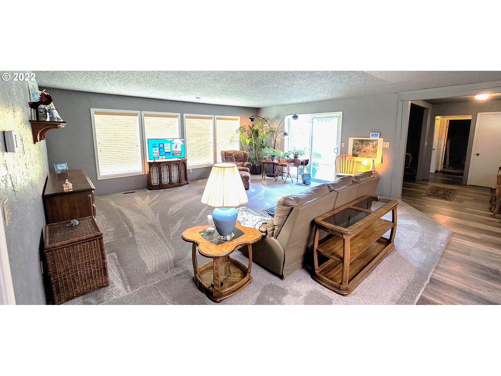 2181 Ireland Road Winston, OR 97496 - Photo 12 of 32 Living Room