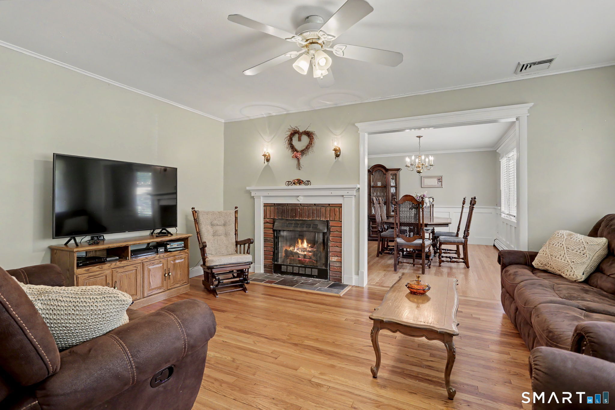 14 Peters Road Trumbull, CT 06611 - Photo 3 of 40