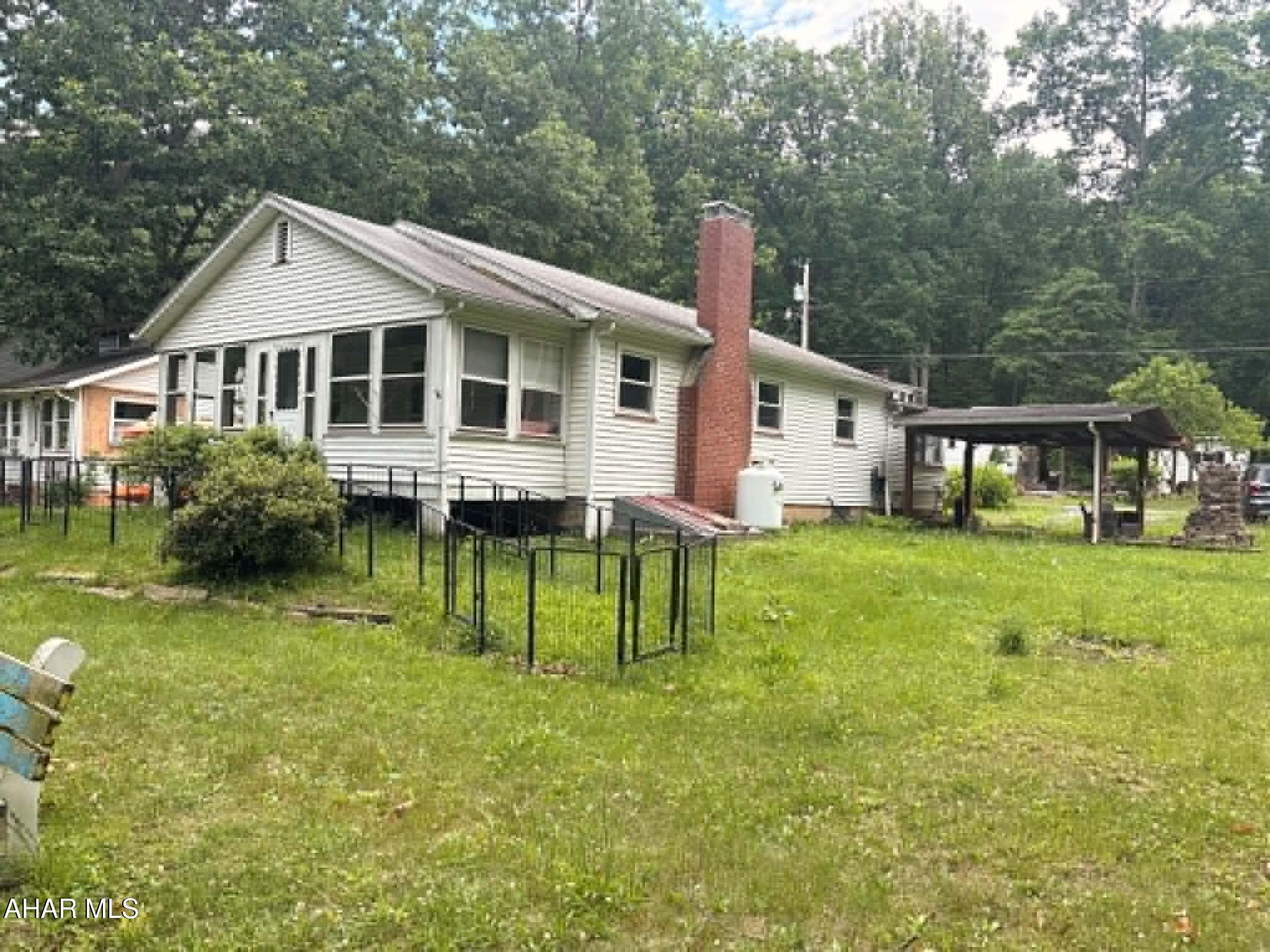 186 Cypher Beach Road Hopewell, PA 16650 - Photo 3 of 26