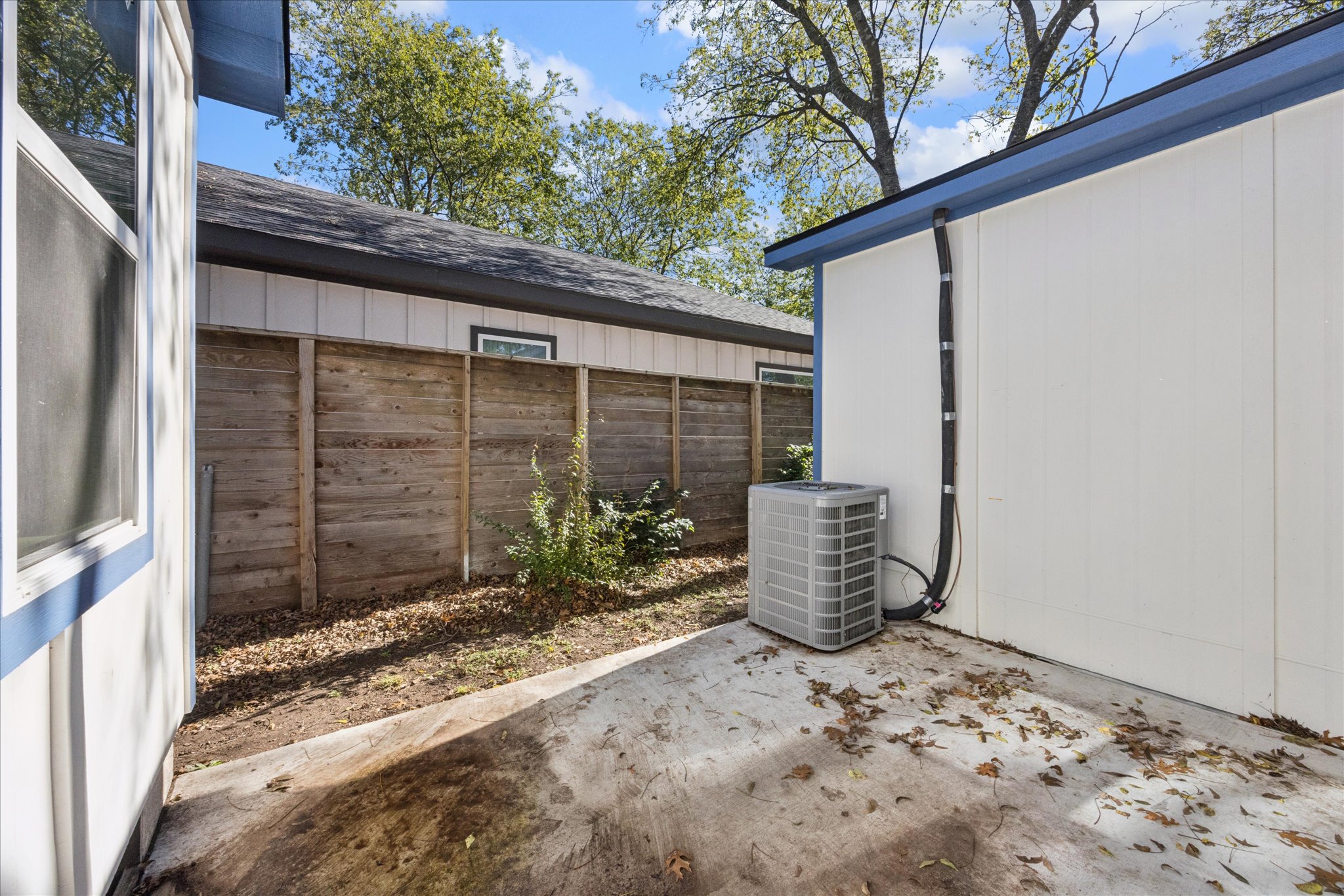907 East 53rd Street Austin, TX 78751 - Photo 21 of 30 View of patio / terrace