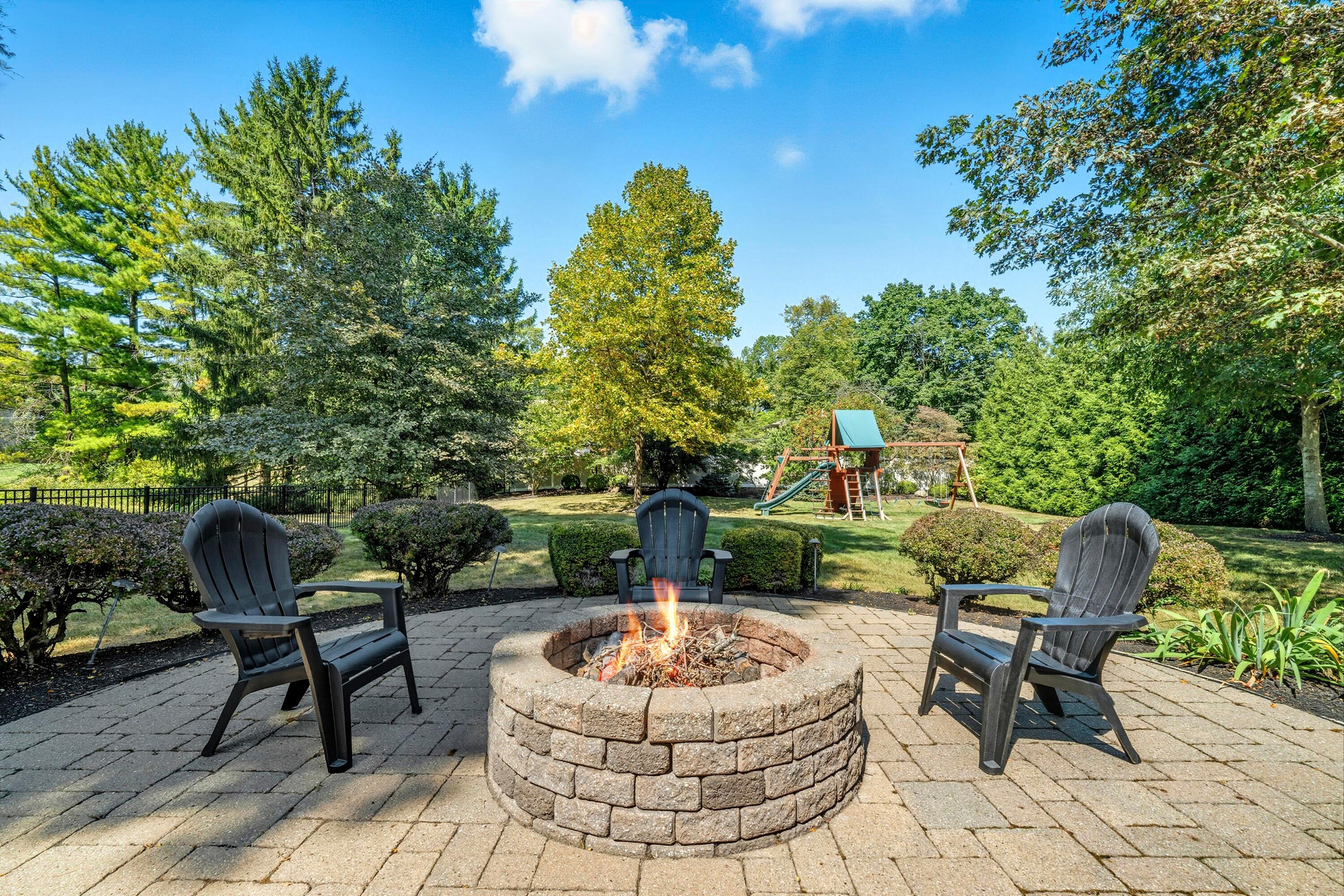1326 Windham Road Columbus, OH 43220 - Photo 56 of 67 Built-in firepit, perfect for those autumn evenings!