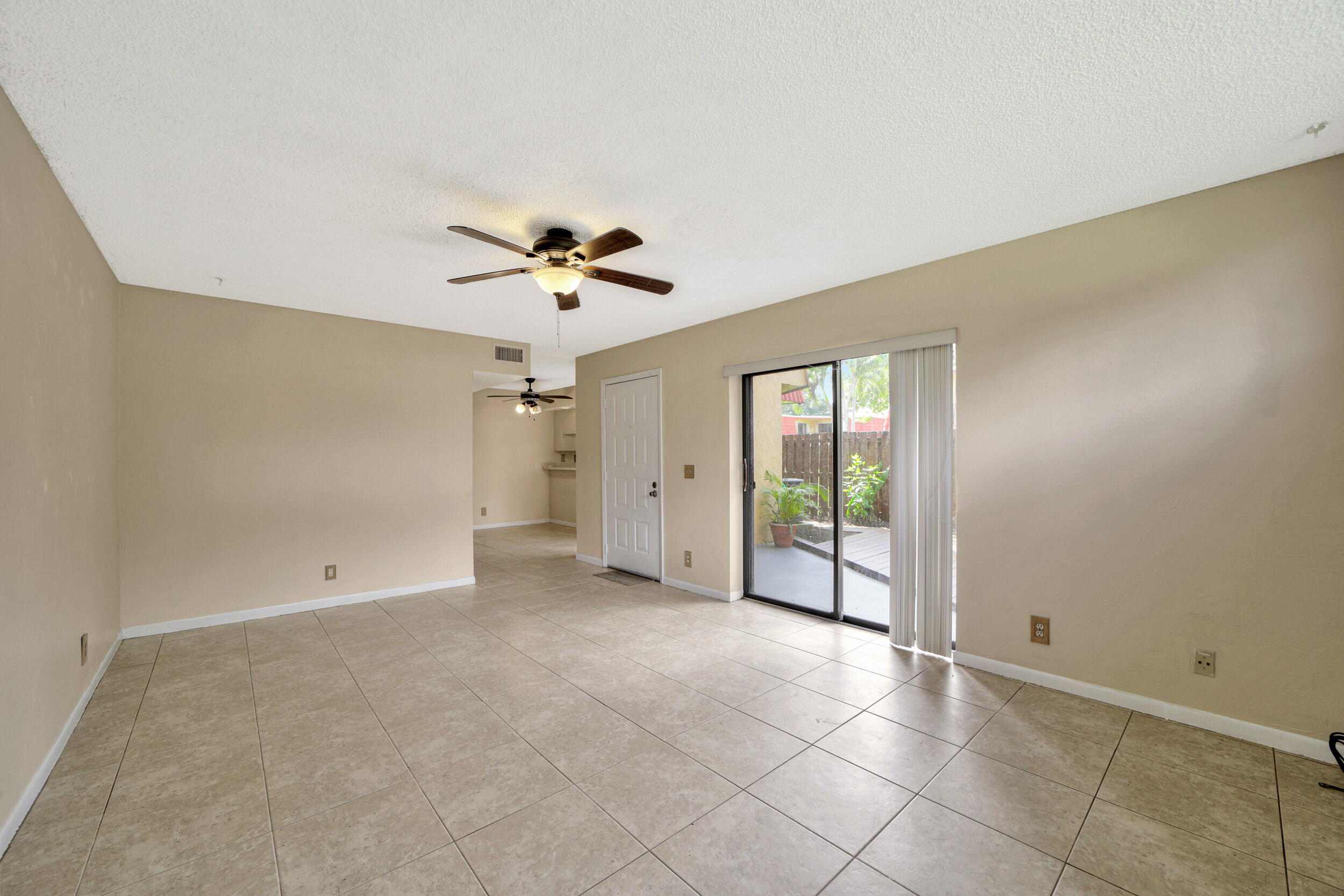 8377 Trent Court, Unit A Boca Raton, FL 33433 - Photo 14 of 33 22_22226078