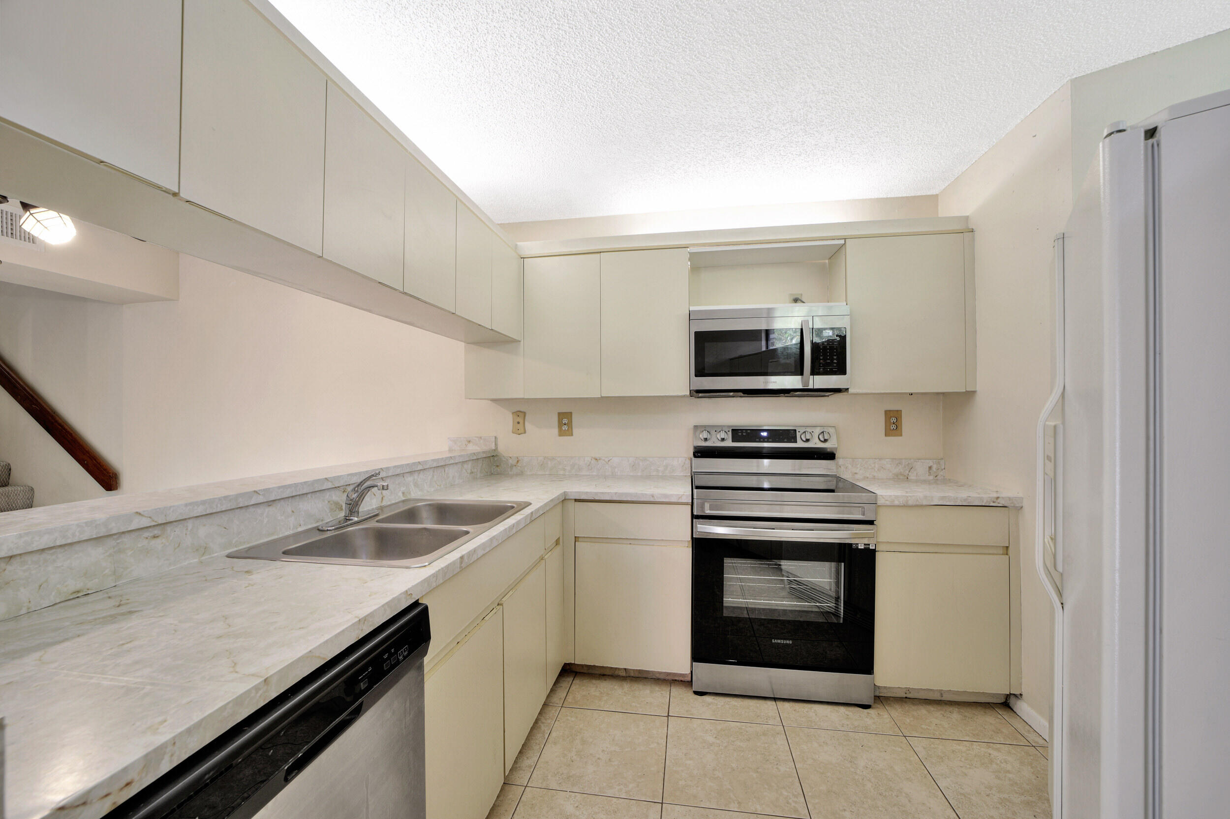8377 Trent Court, Unit A Boca Raton, FL 33433 - Photo 21 of 33 31_22226123