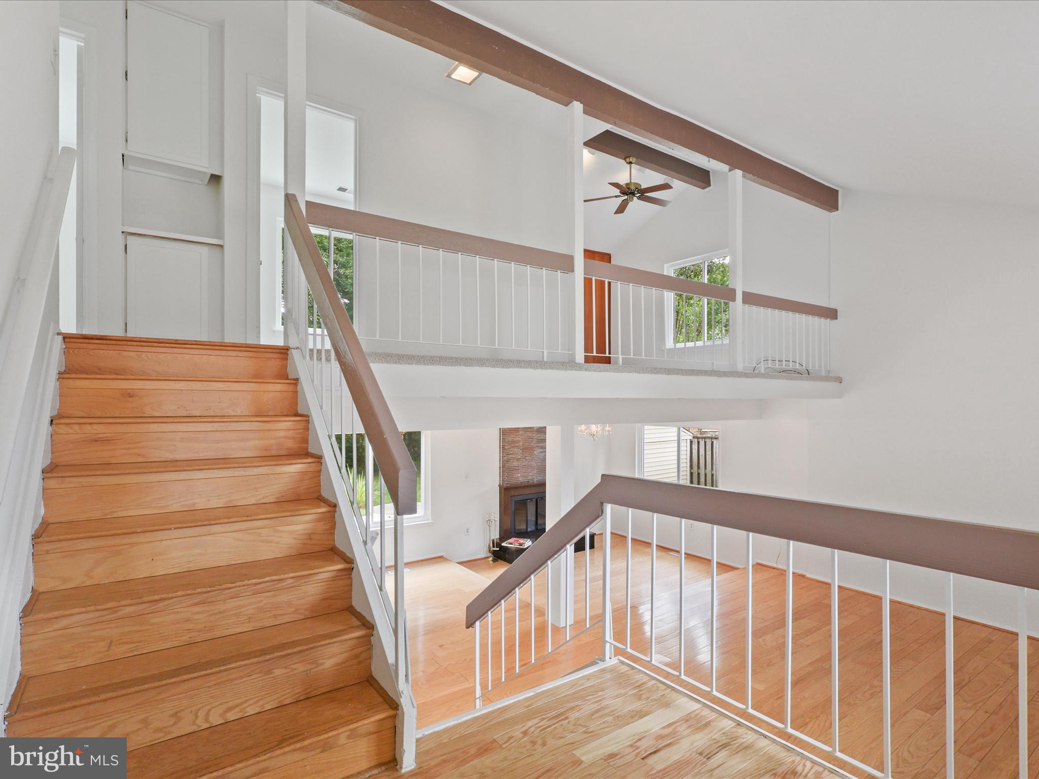 5922 Hall Street Springfield, VA 22152 - Photo 7 of 47 a view of entryway