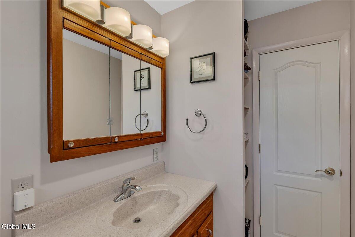 22 Maxwell Street Albany, NY 12208 - Photo 21 of 41 28-IMG_4540