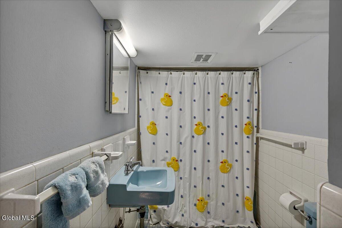 22 Maxwell Street Albany, NY 12208 - Photo 26 of 41 33-IMG_4586