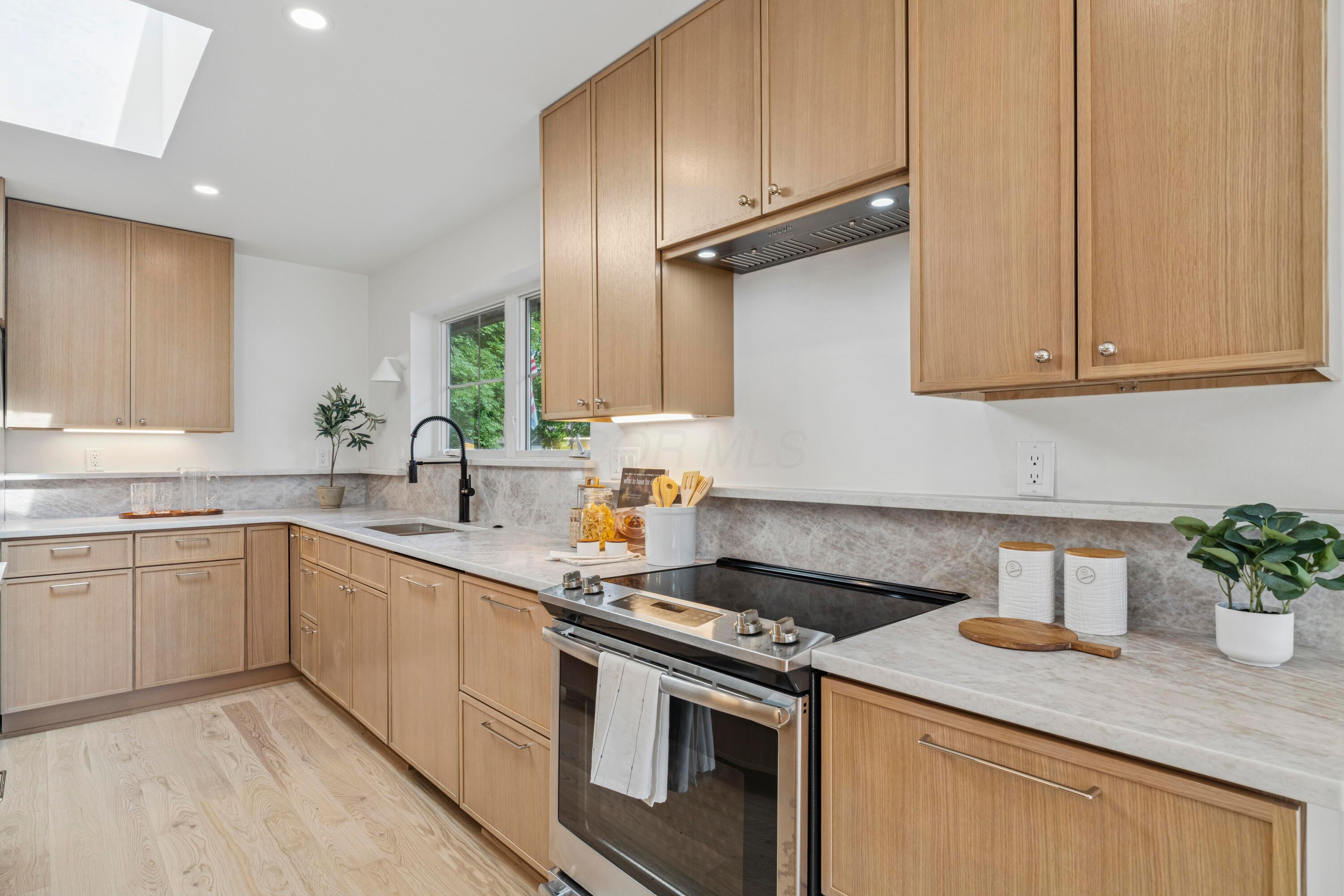 235 South Stanwood Road Columbus, OH 43209 - Photo 13 of 53 DSC06200
