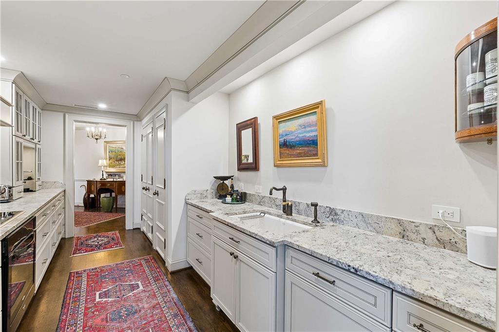 2660 Peachtree Road Northwest, Unit 32B Atlanta, GA 30305 - Photo 6 of 48