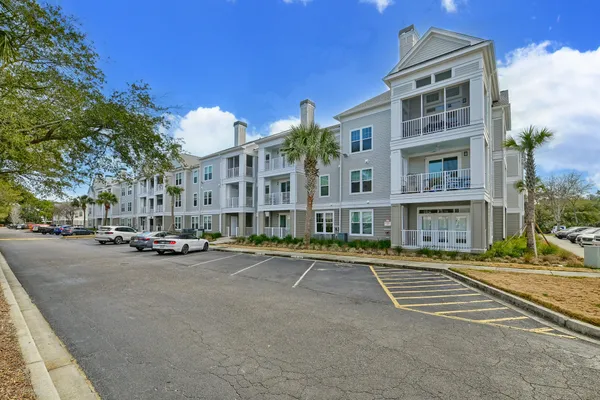 $325,000 | 130 River Landing Drive, Unit 3306, Daniel Island, SC 29492