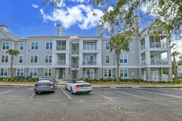 $325,000 | 130 River Landing Drive, Unit 3306, Daniel Island, SC 29492