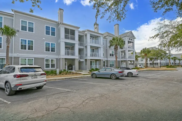 $325,000 | 130 River Landing Drive, Unit 3306, Daniel Island, SC 29492