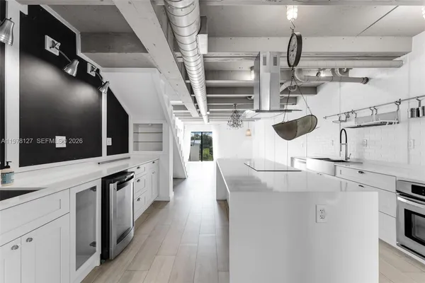 $5,500 | 6901 Edgewater Drive, Unit 315, Coral Gables, FL 33133