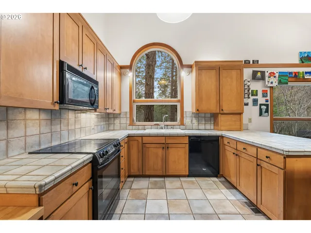 $780,000 | 6850 Oakbrook Lane, The Dalles, OR 97058