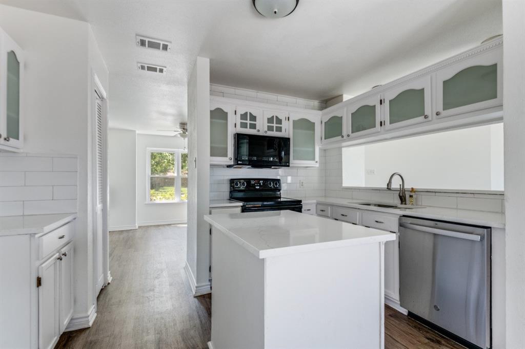 8029 Rice Drive Rowlett, TX 75088 - Photo 3 of 11