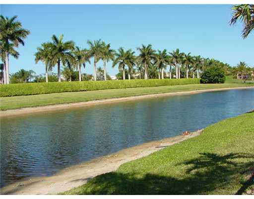 4065 Avalon Pointe Drive Boca Raton, FL 33496 - Photo 2 of 16 View