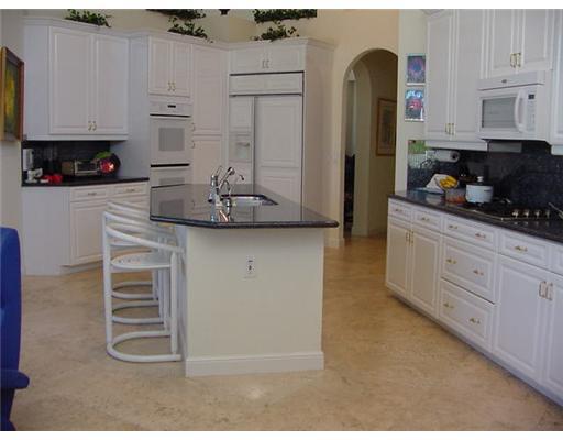 4065 Avalon Pointe Drive Boca Raton, FL 33496 - Photo 6 of 16 Kitchen