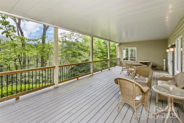 $1,040,000 | 25 Windsong Drive, Fairview, NC 28730