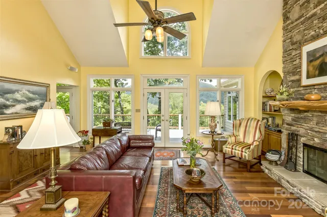 $1,040,000 | 25 Windsong Drive, Fairview, NC 28730