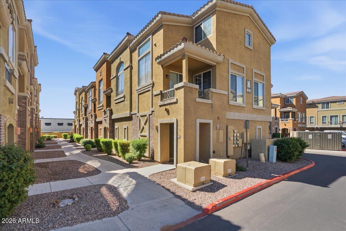 18250 North Cave Creek Road, Unit 190 Phoenix, AZ 85032 - Photo 8 of 40 01-18250 N Cave Creek Rd #190_RedHogMedi