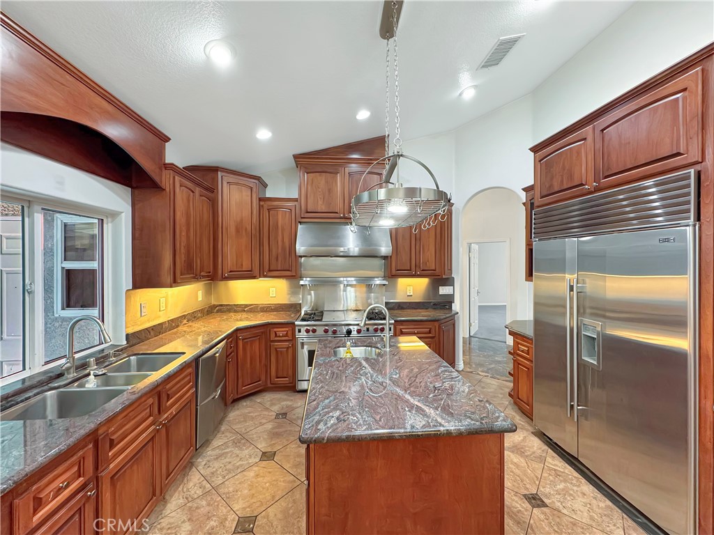 875 Clark Street Riverside, CA 92501 - Photo 7 of 56