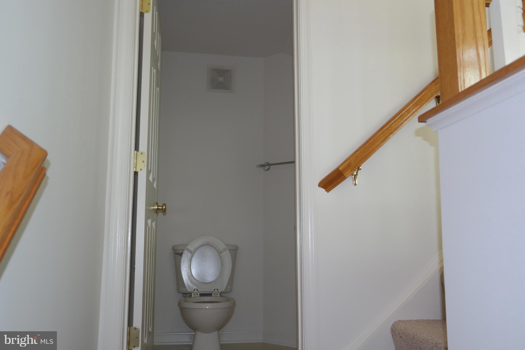 13013 Middlebrook Road Germantown, MD 20874 - Photo 14 of 28 Bath