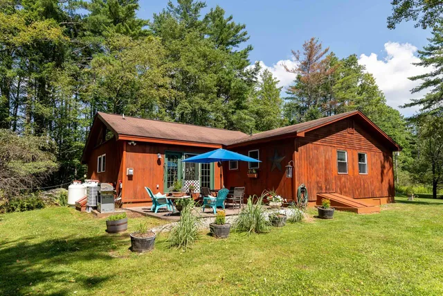 $425,000 | 4297 Highway 4, Mendon, VT 05701