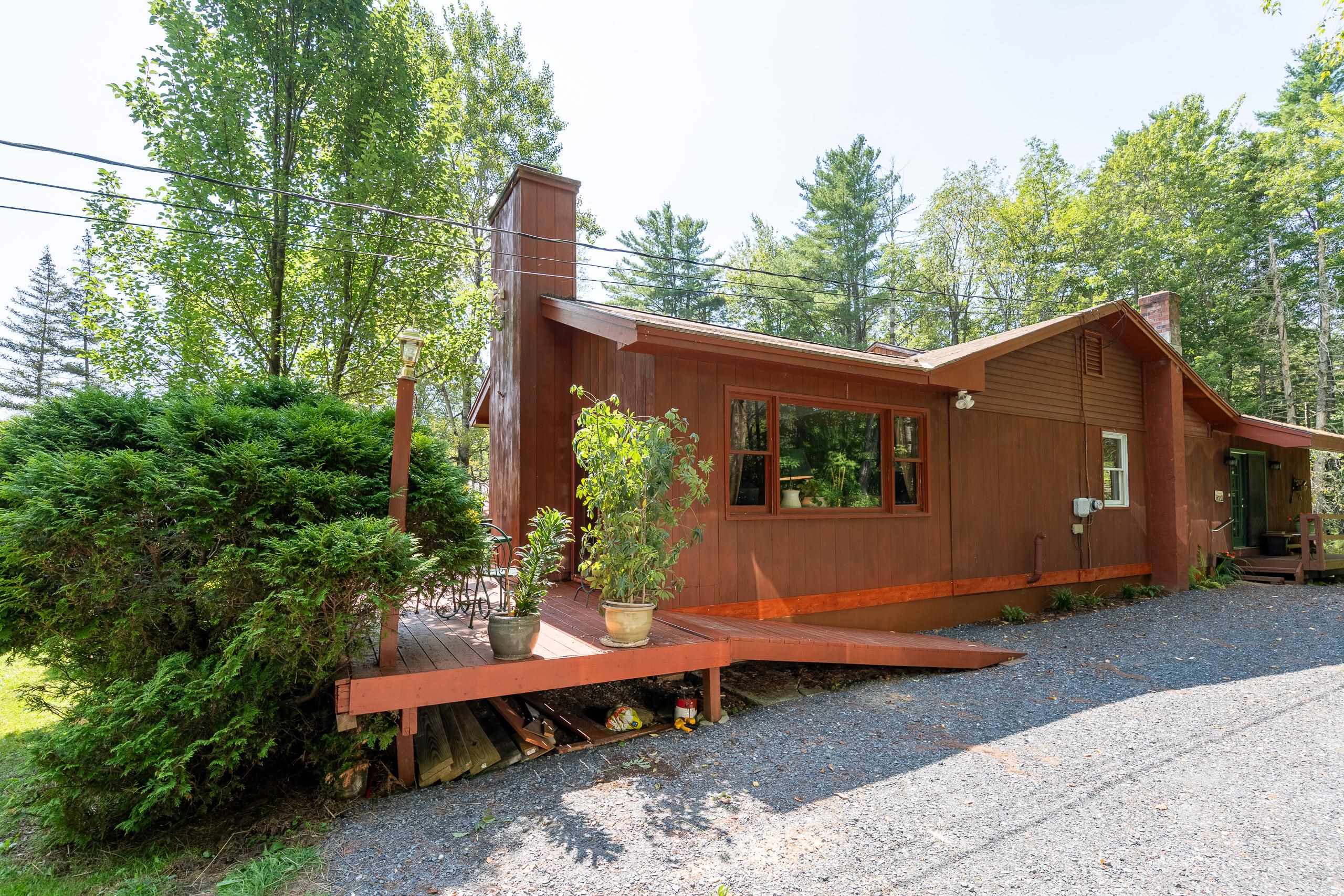 4297 Highway 4 Mendon, VT 05701 - Photo 3 of 37