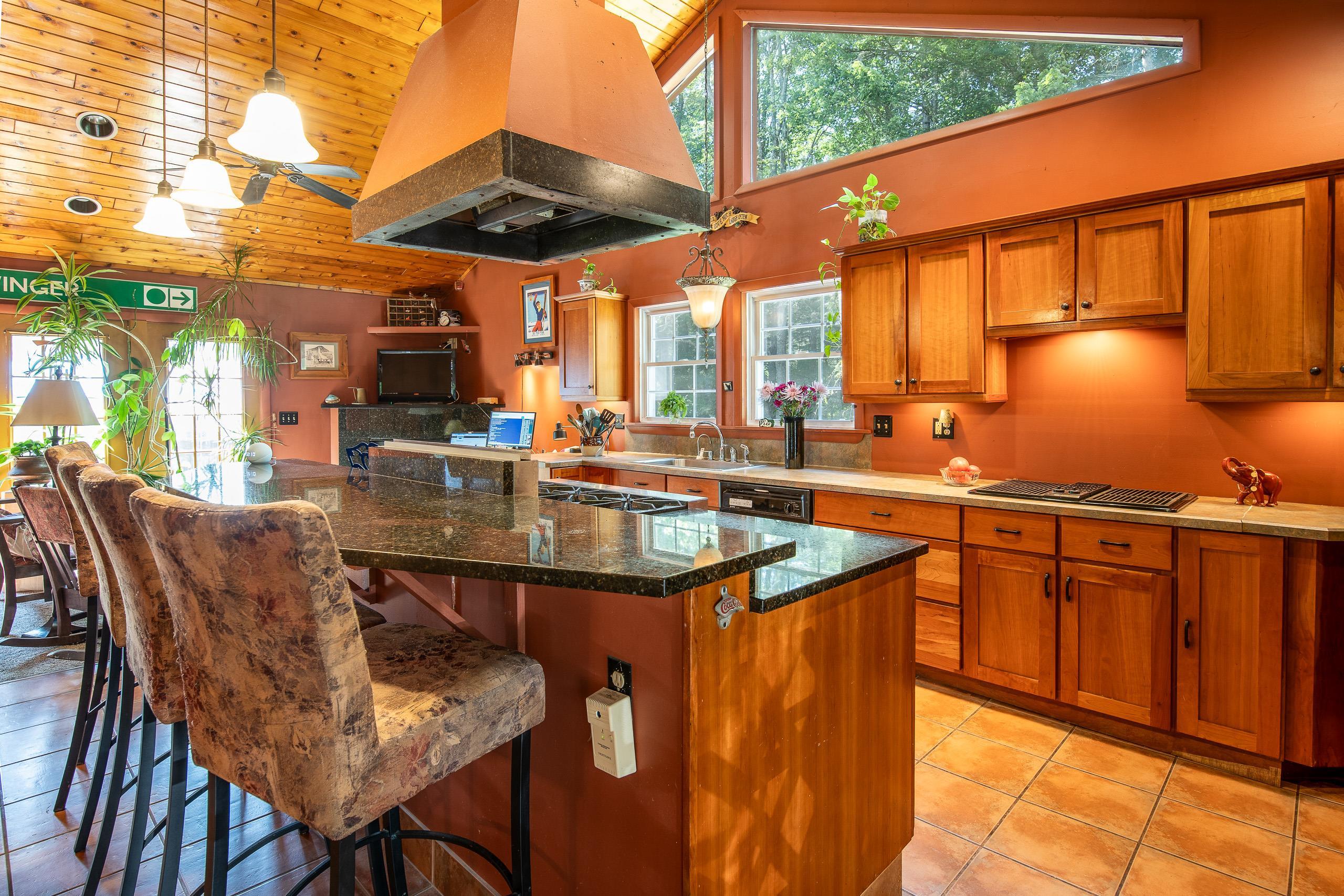 4297 Highway 4 Mendon, VT 05701 - Photo 6 of 37