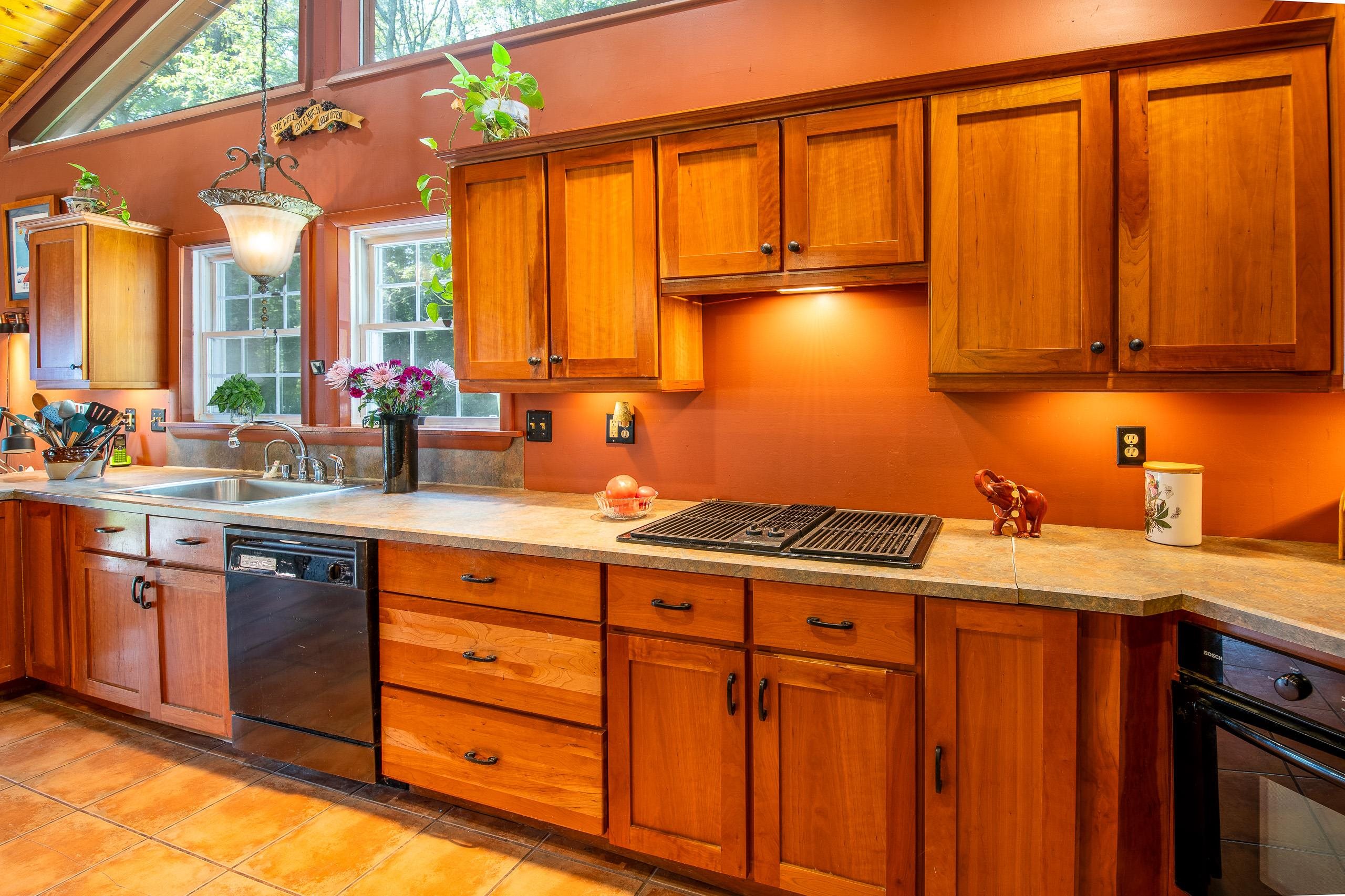 4297 Highway 4 Mendon, VT 05701 - Photo 8 of 37