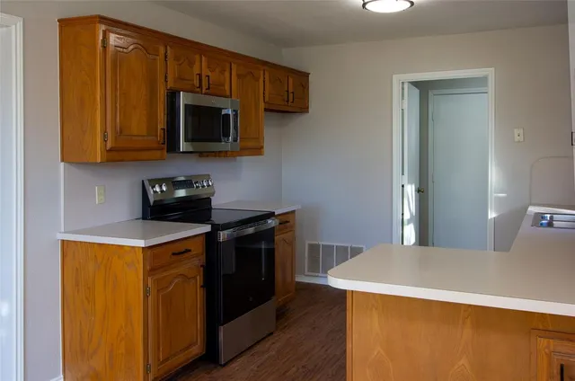 $299,000 | 503 North 2nd Street, Krum, TX 76249