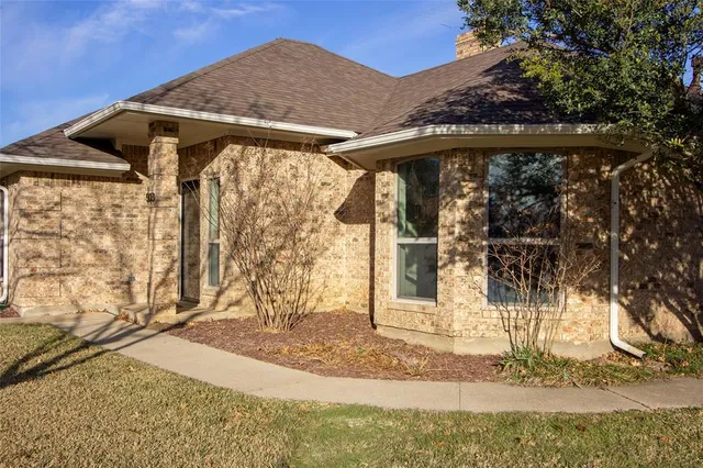 $299,000 | 503 North 2nd Street, Krum, TX 76249