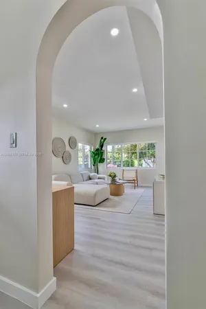 $2,600 | 1852 Southwest 22nd Terrace, Unit 2, Miami, FL 33145