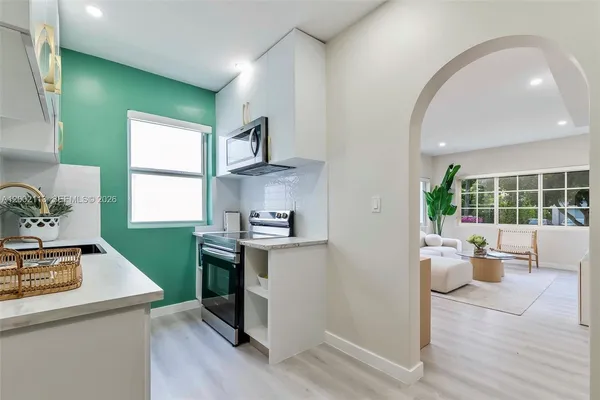 $2,600 | 1852 Southwest 22nd Terrace, Unit 2, Miami, FL 33145
