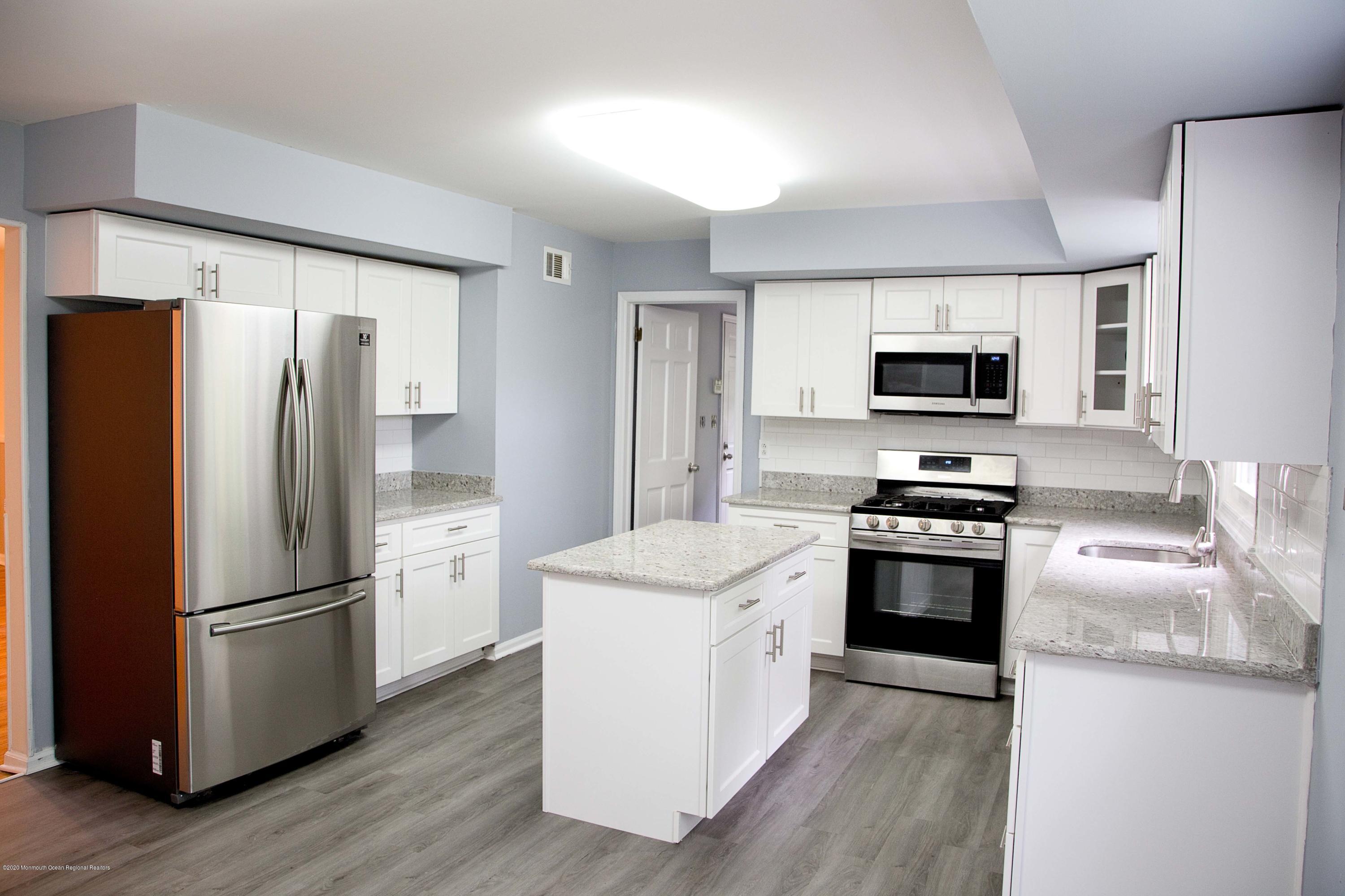7 Boston Post Road East Brunswick, NJ 08816 - Photo 12 of 24 Lg New Eat-in-Kitchen