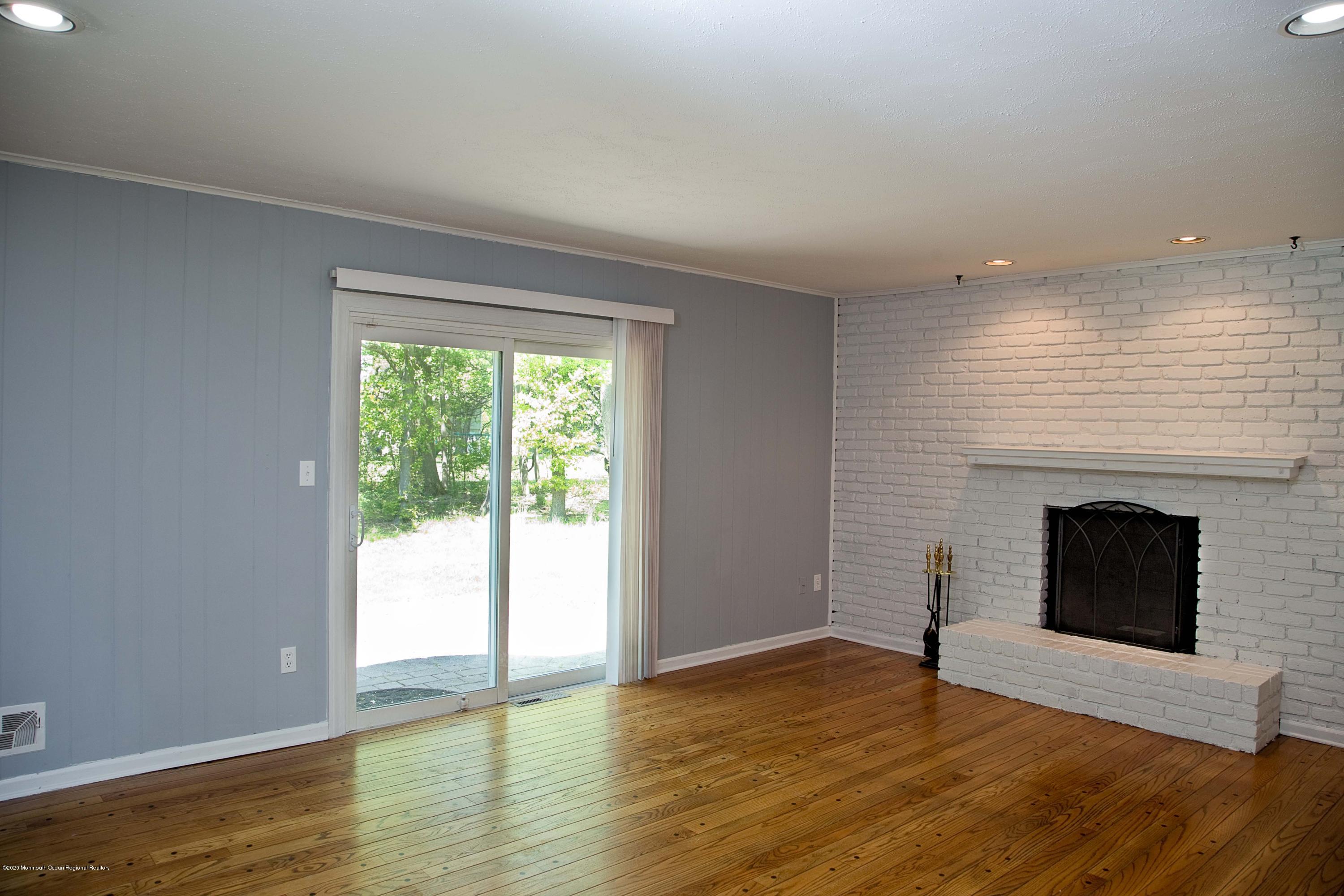 7 Boston Post Road East Brunswick, NJ 08816 - Photo 14 of 24 Large Family Room off Kitchen