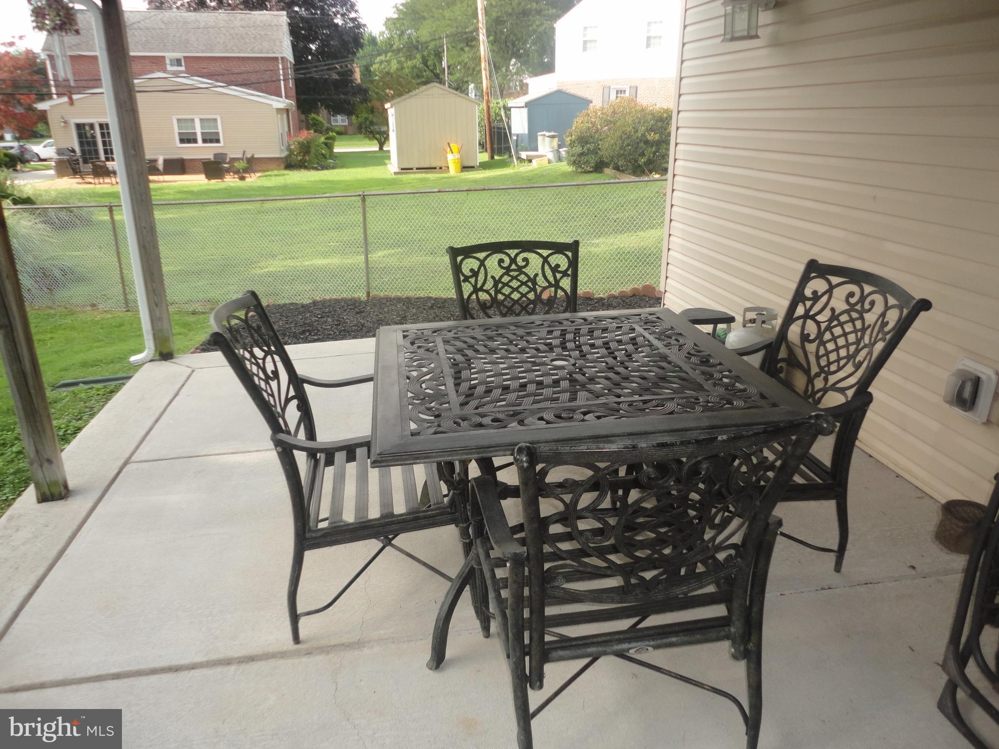610 Hawarden Road Springfield, PA 19064 - Photo 36 of 38 Relaxing Space !